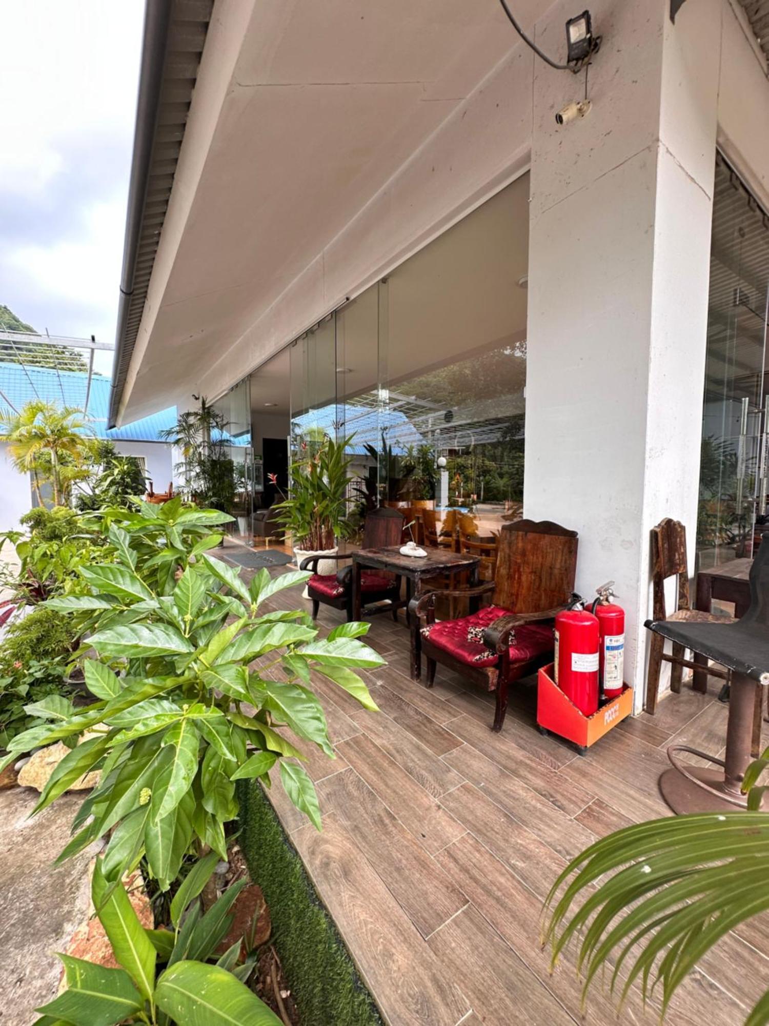 Bungalow Hotel Chi Khu Co Ong Exterior foto