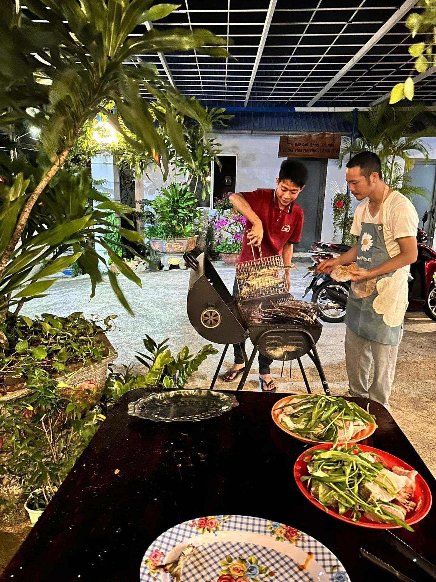 Bungalow Hotel Chi Khu Co Ong Exterior foto